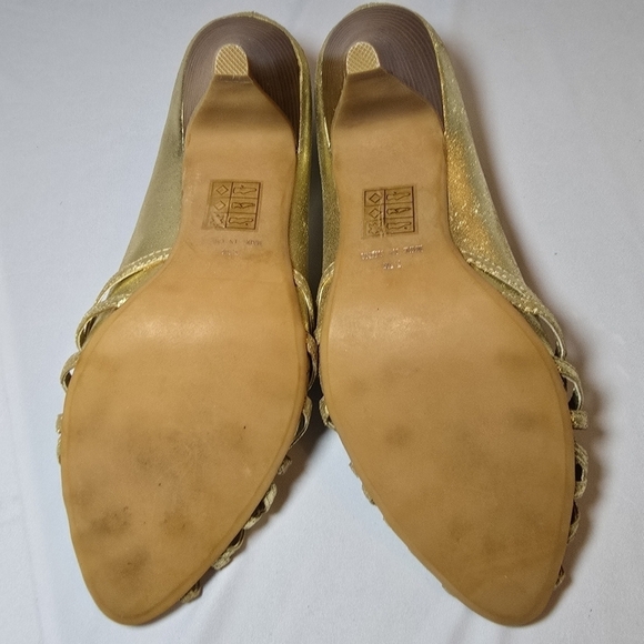 Jeffrey Campbell Gold Metallic Vintage Inspired Wooden Stack Heel Open Toe, 7.5 - Picture 8 of 10